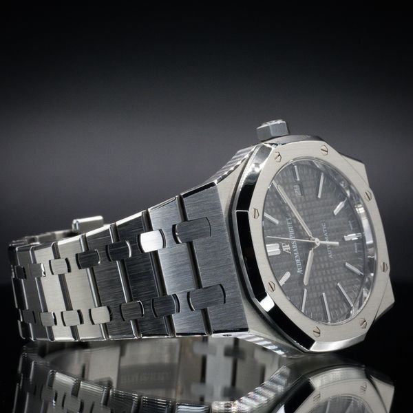 Audemars Piguet Royal Oak 15400ST.OO.1220ST.04